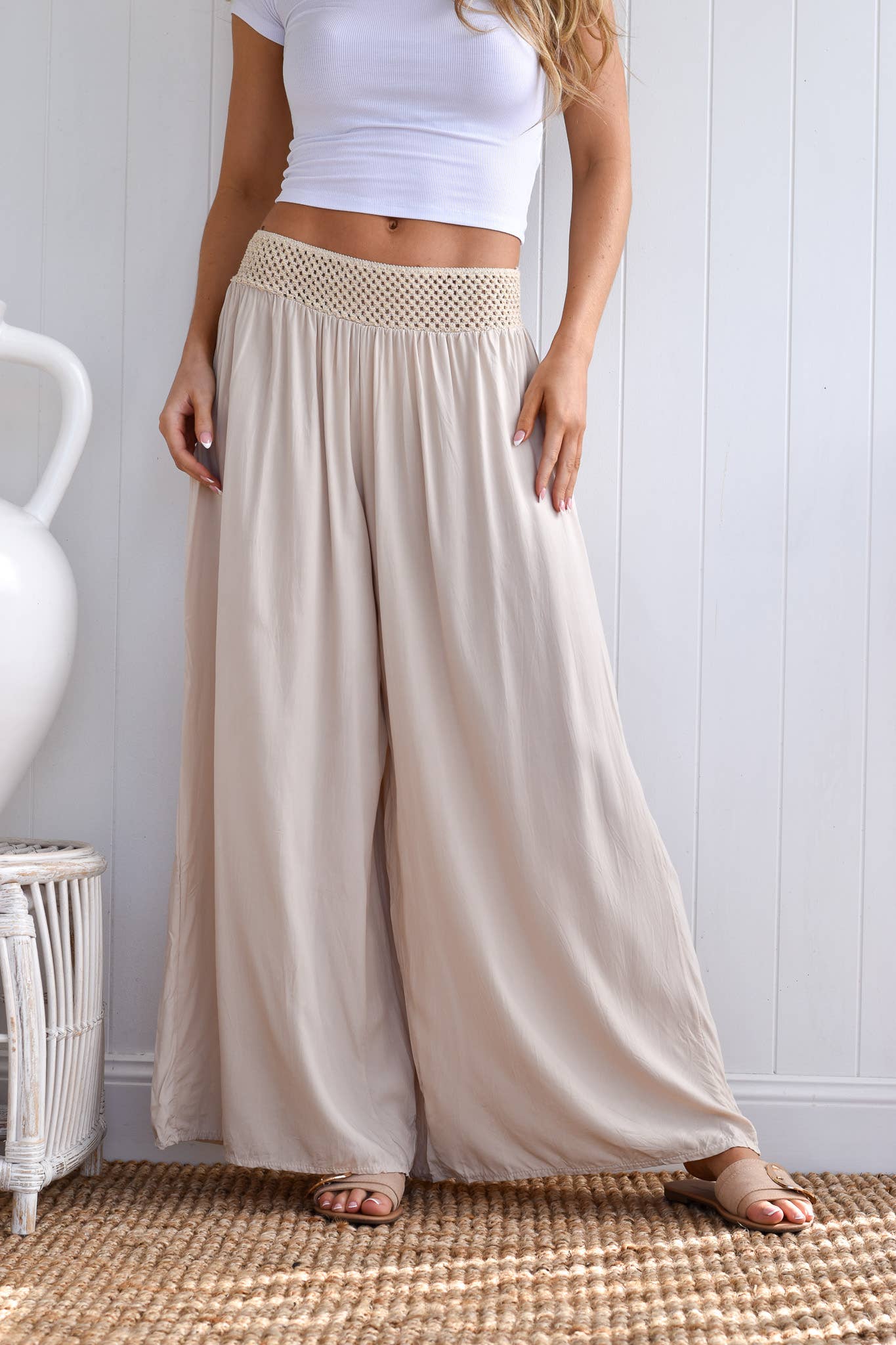 BEIGE PANTS
