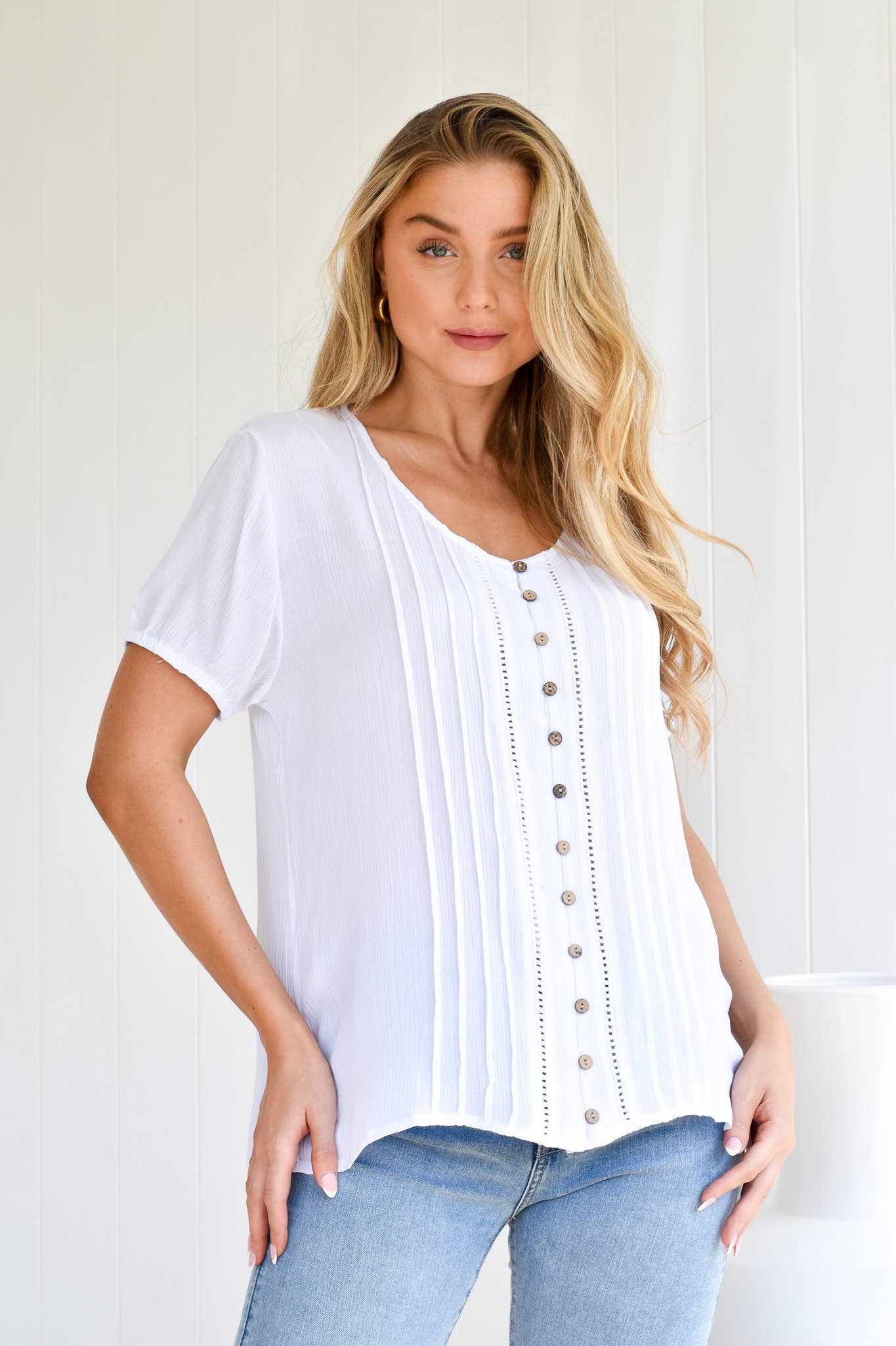 WHITE TOP