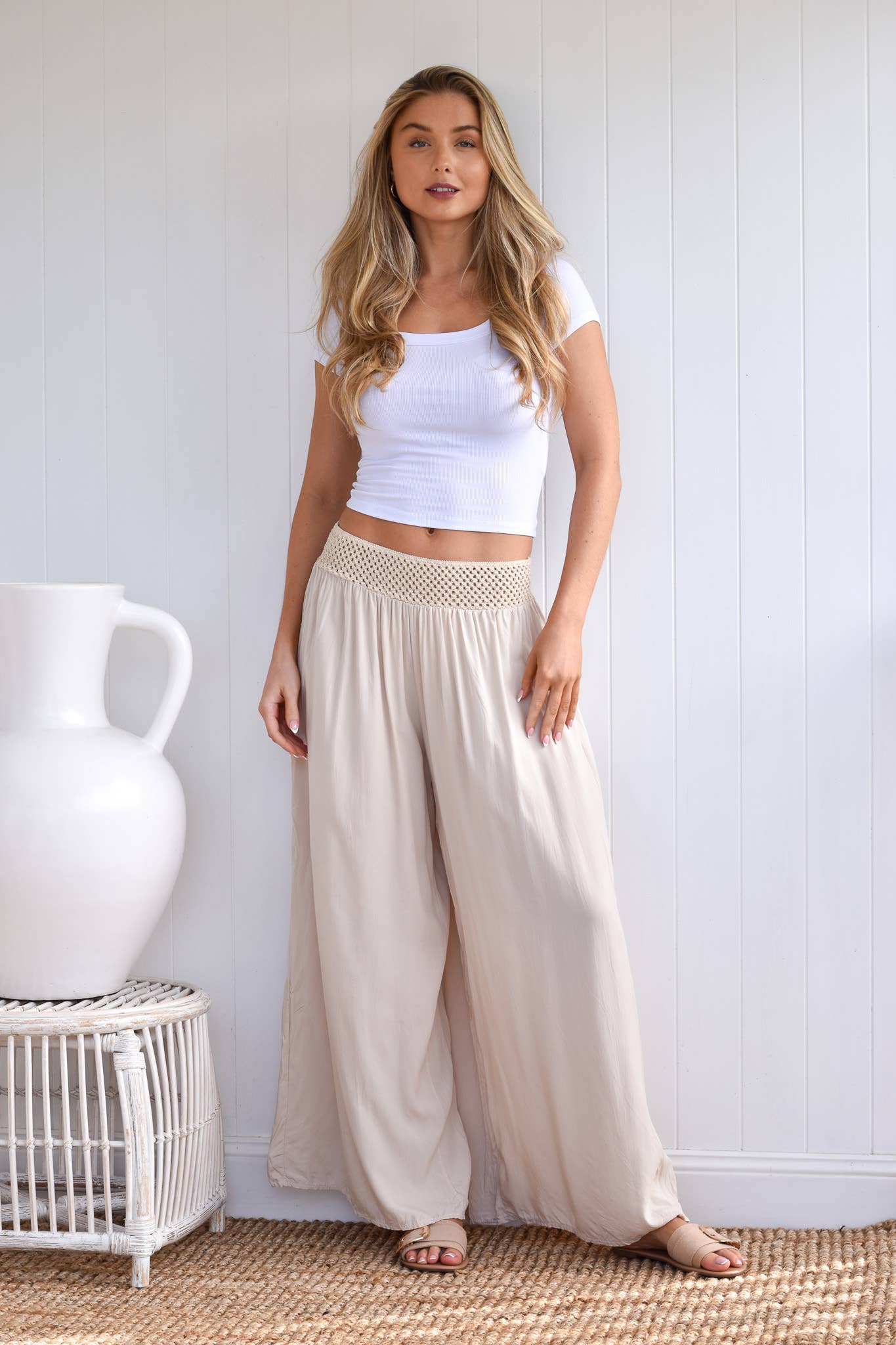 BEIGE PANTS