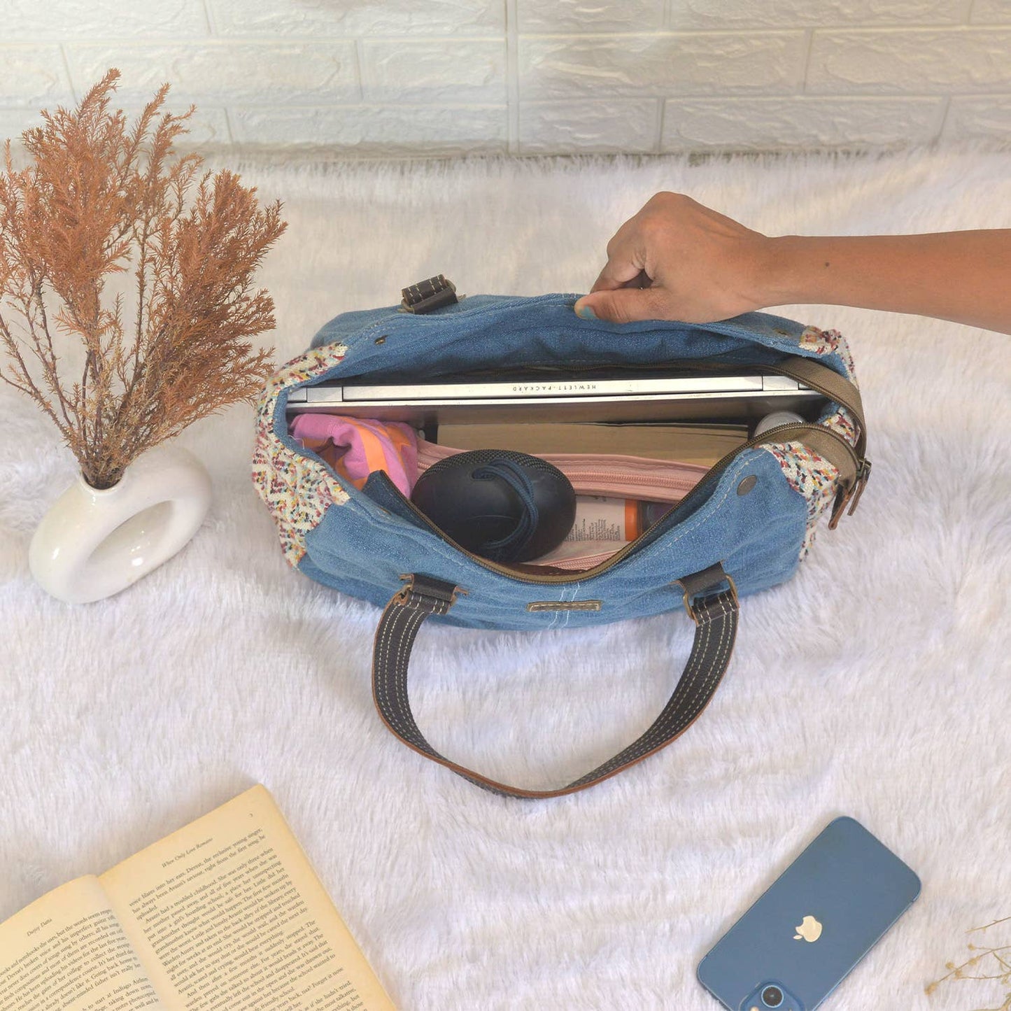 Rihu Messenger Denim Bag