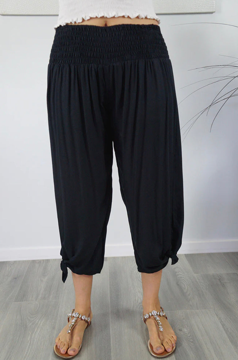3/4 Bazaar Pants Free Size
