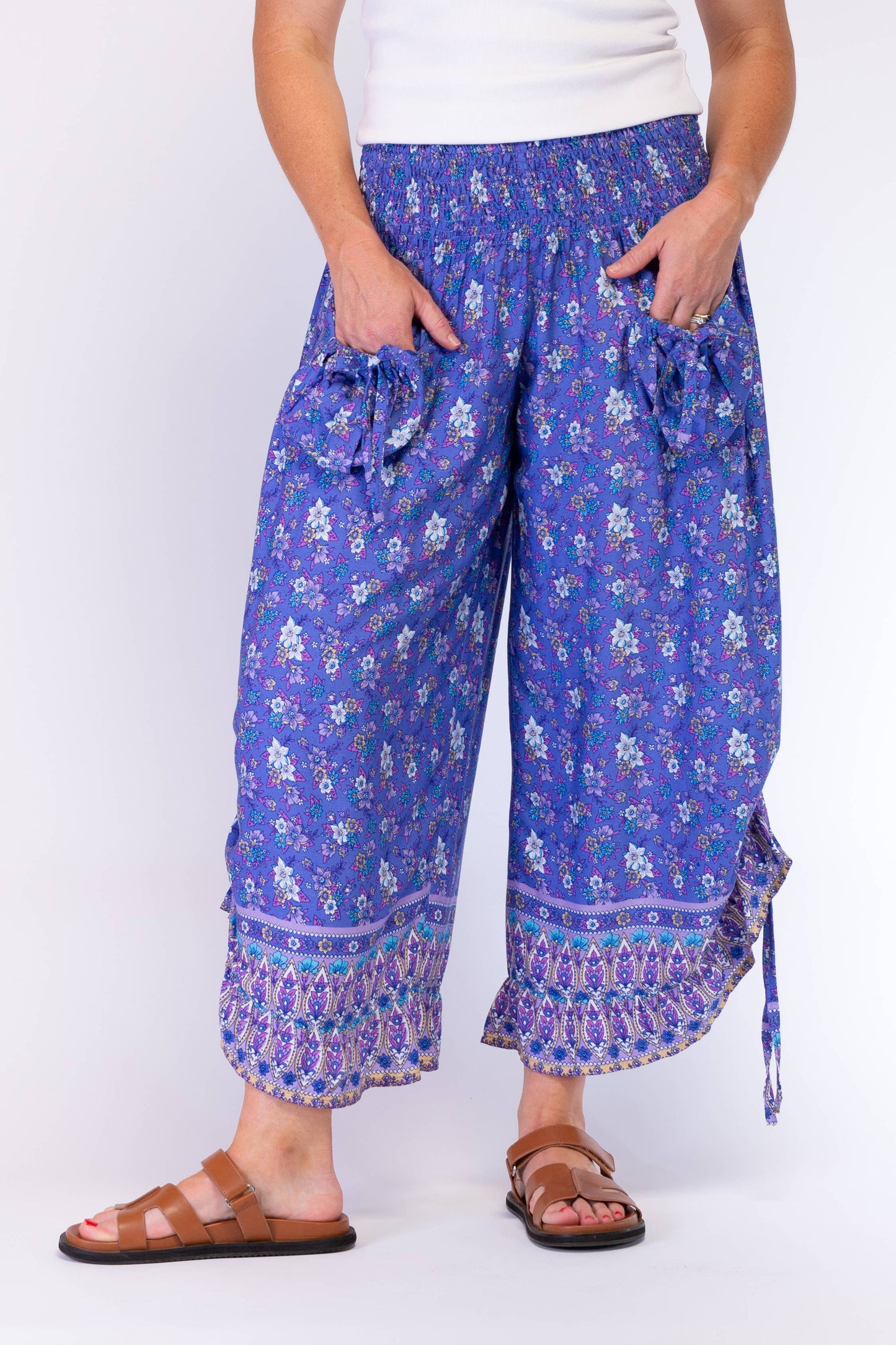 FRILLY 3/4 RAYON PANTS