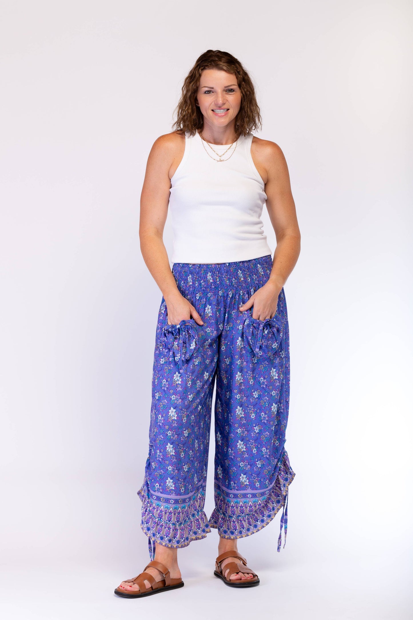FRILLY 3/4 RAYON PANTS