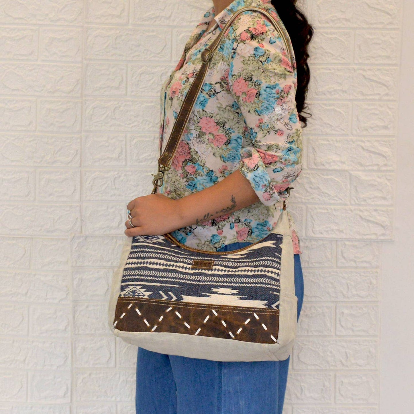 Canvas & Leather Stylevia Shoulder Bag
