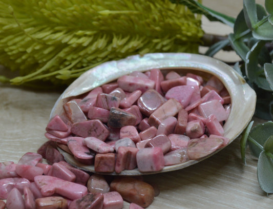 Rhodonite Crystal Chips 100gms